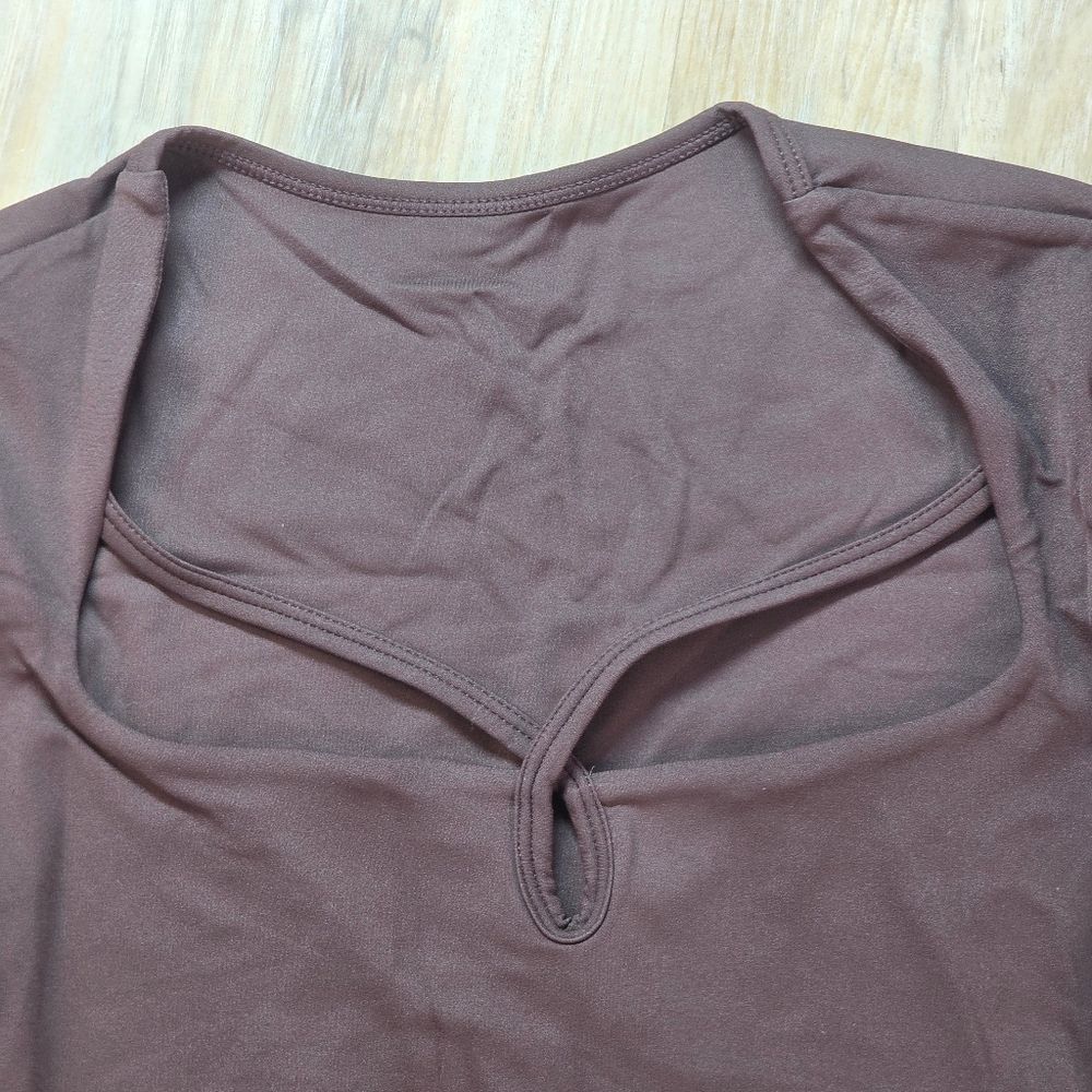 💬🩵🅰️NWOT Brown Crisscross Cropped Long Sleeve Top Large - Picture 8 of 16